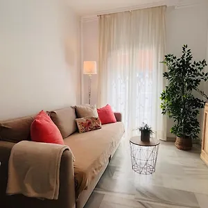 homely-malaga-atarazana.hotelsinnerja.org/